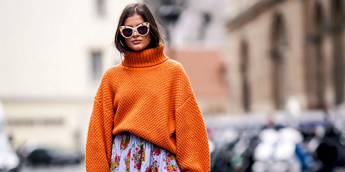 Образ с оранжевым свитером
