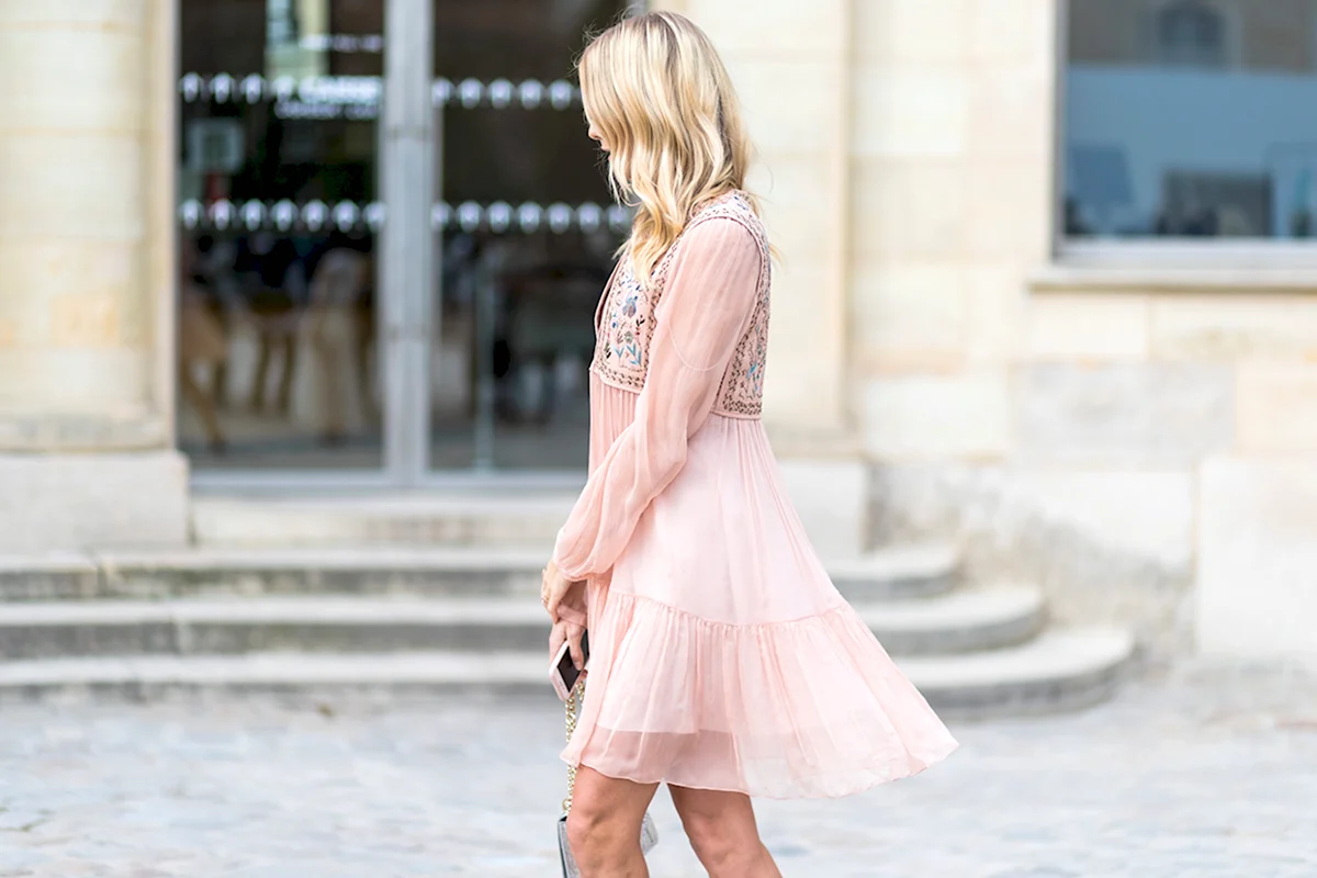 Розовое платье из шитья стритстайл
