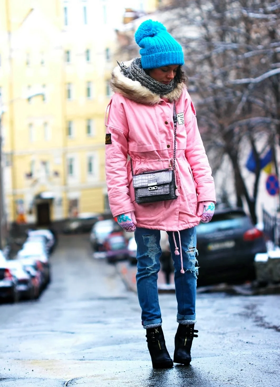 Шапка к розовой куртке