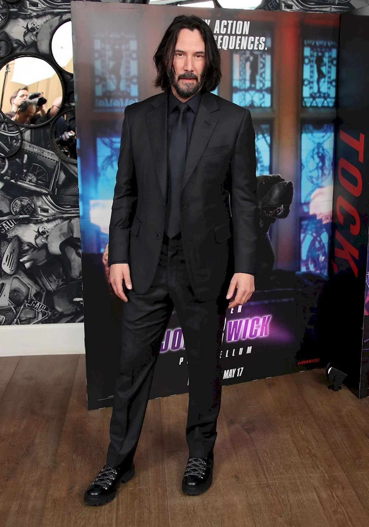 Джон уик в черном костюме