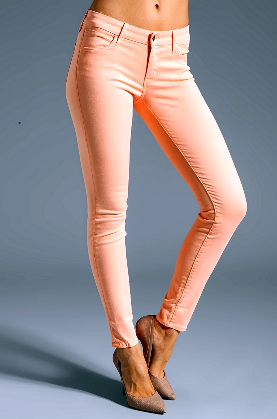 Персиковые джинсы
