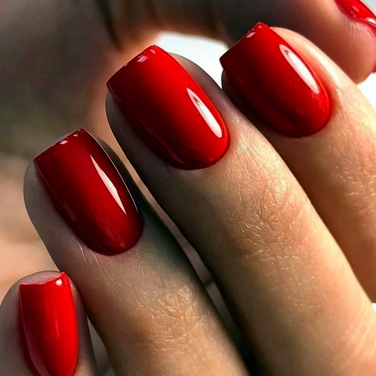 Красные ногти