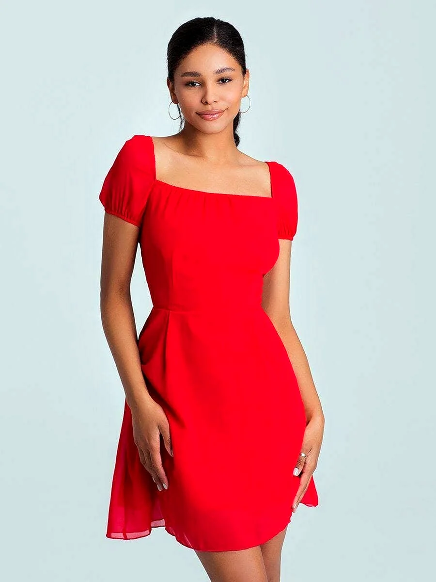 Платье с квадратным вырезом и рукав фонарик