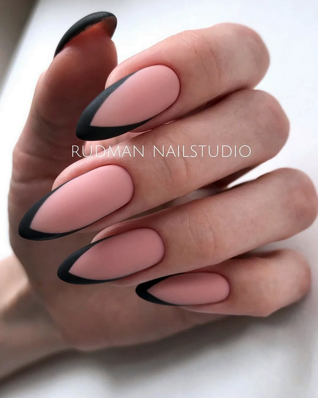 Матовый френч 2021 миндаль