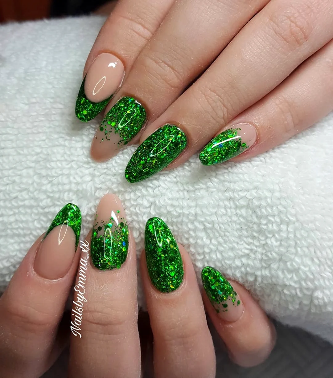 Травяной изумрудный малахитовый