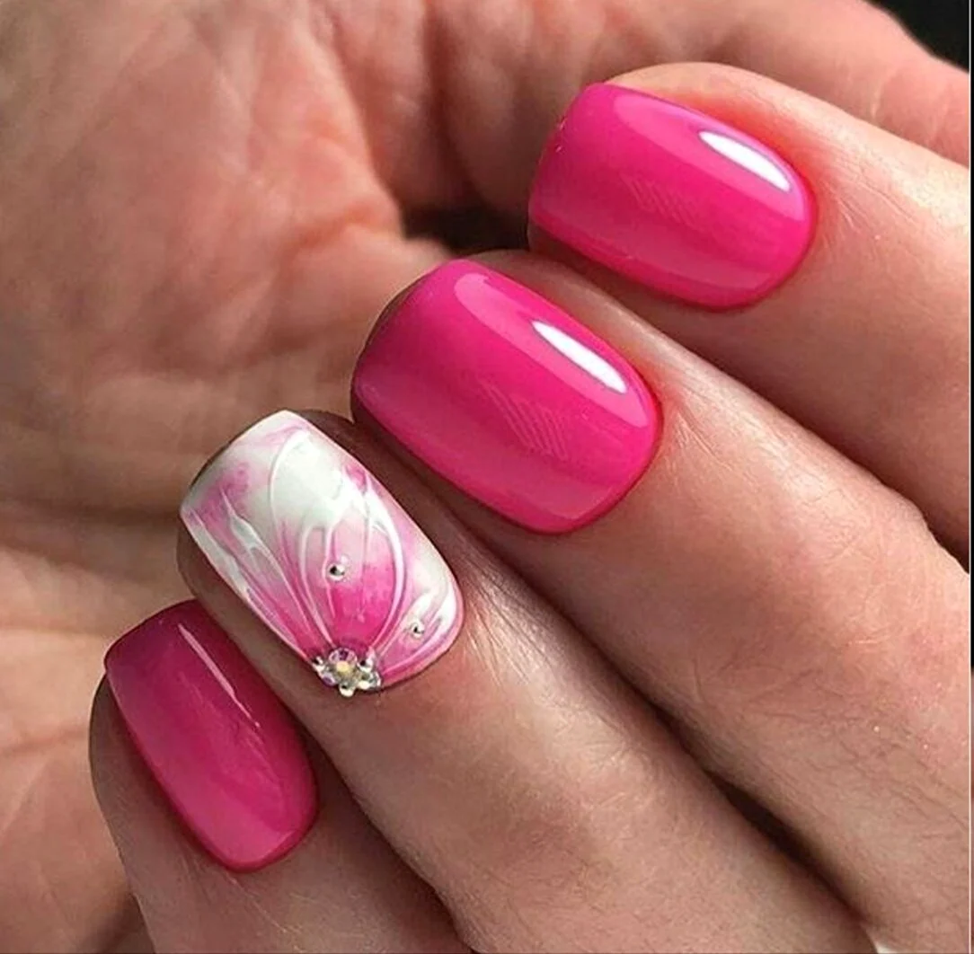 Розово малиновый маникюр