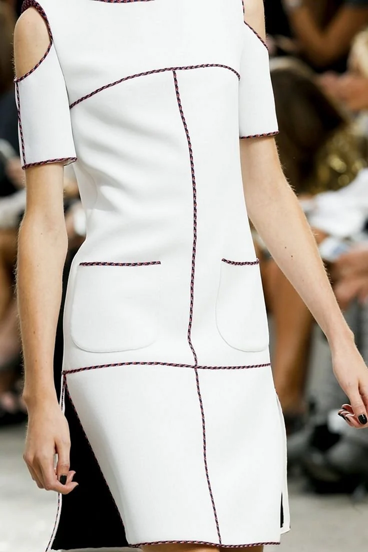 Платье с вытачками в стиле Шанель