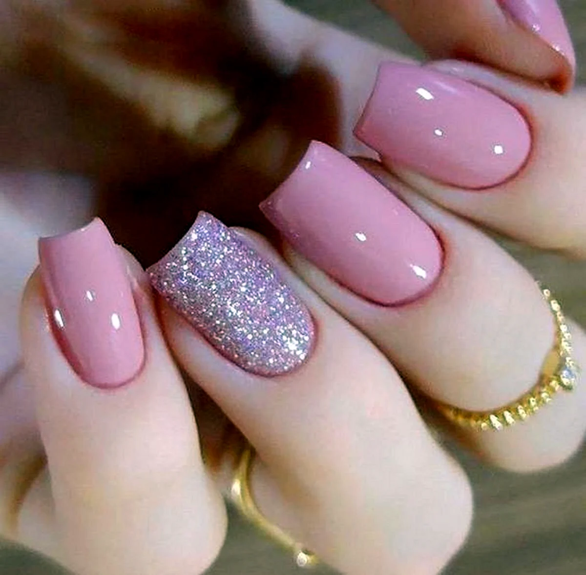 Маникюр в розовых оттенках