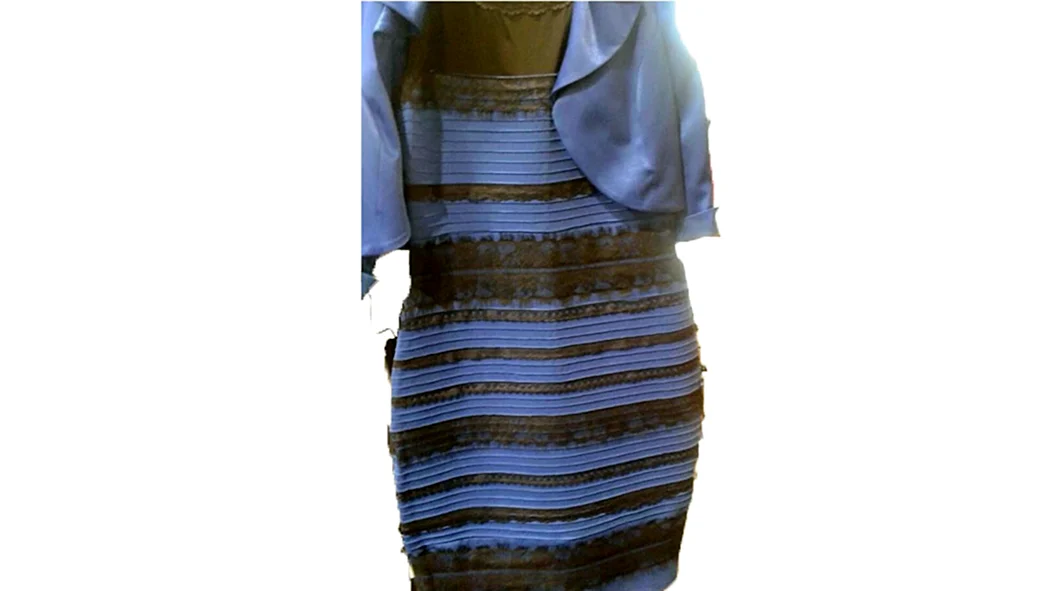 Платье разного цвета