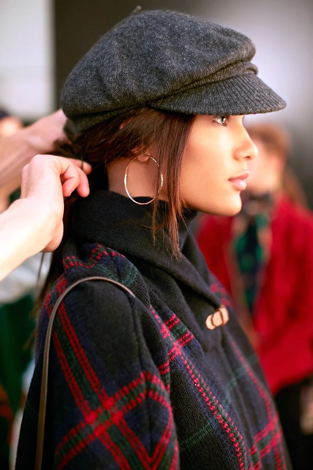 Образ с береткой с козырьком