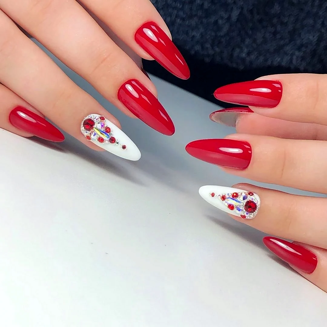 Красный миндаль 2022