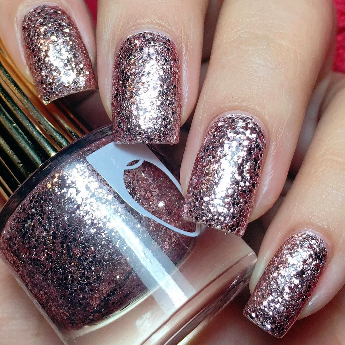 Маникюр с блестками