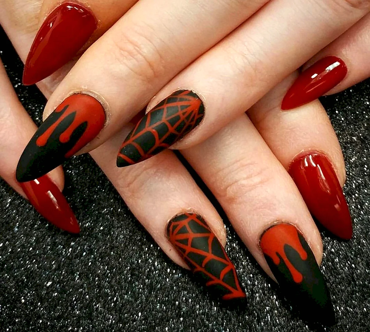 Дизайн ногтей черно красный