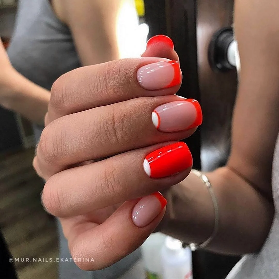 Красный матовый френч