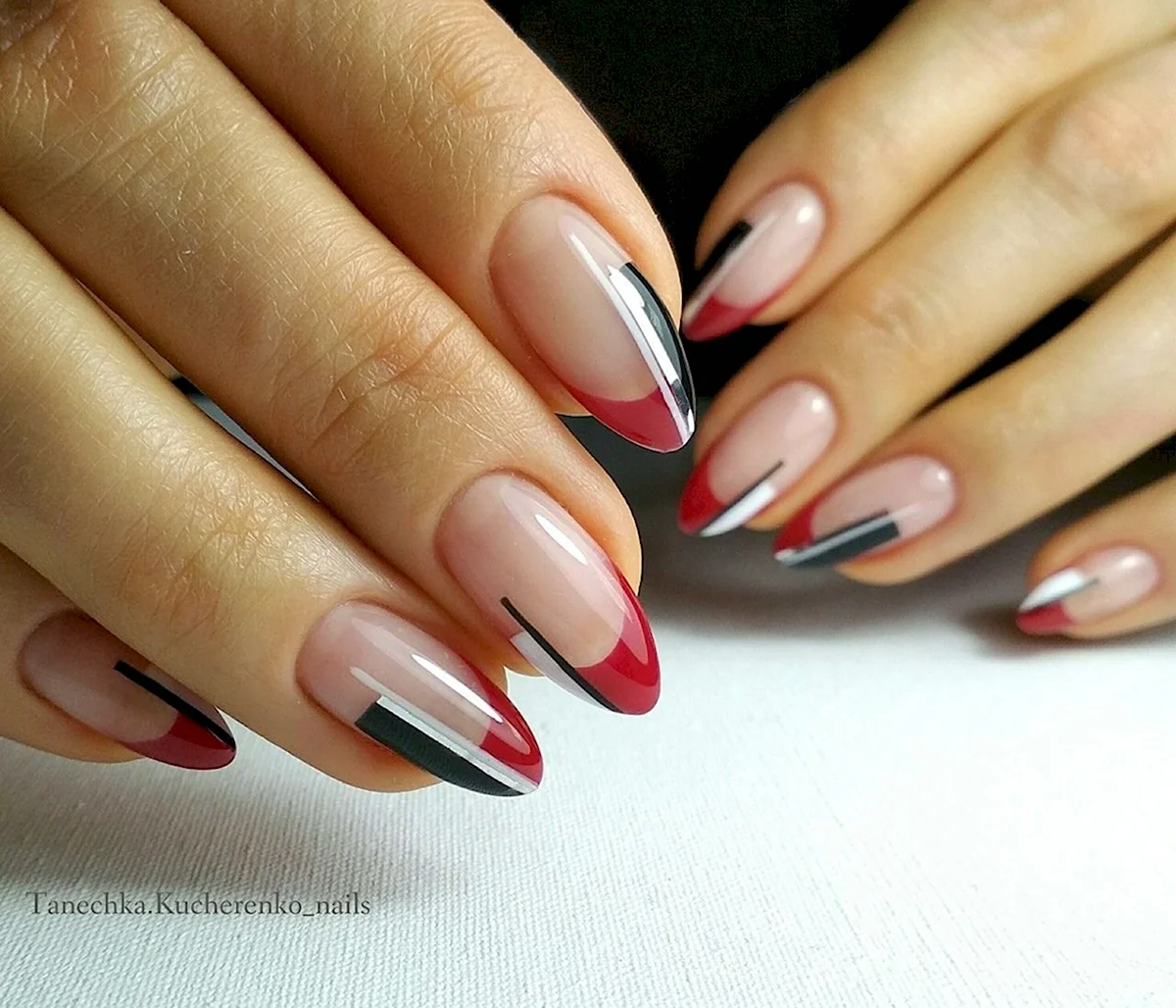 Красный френч с геометрией