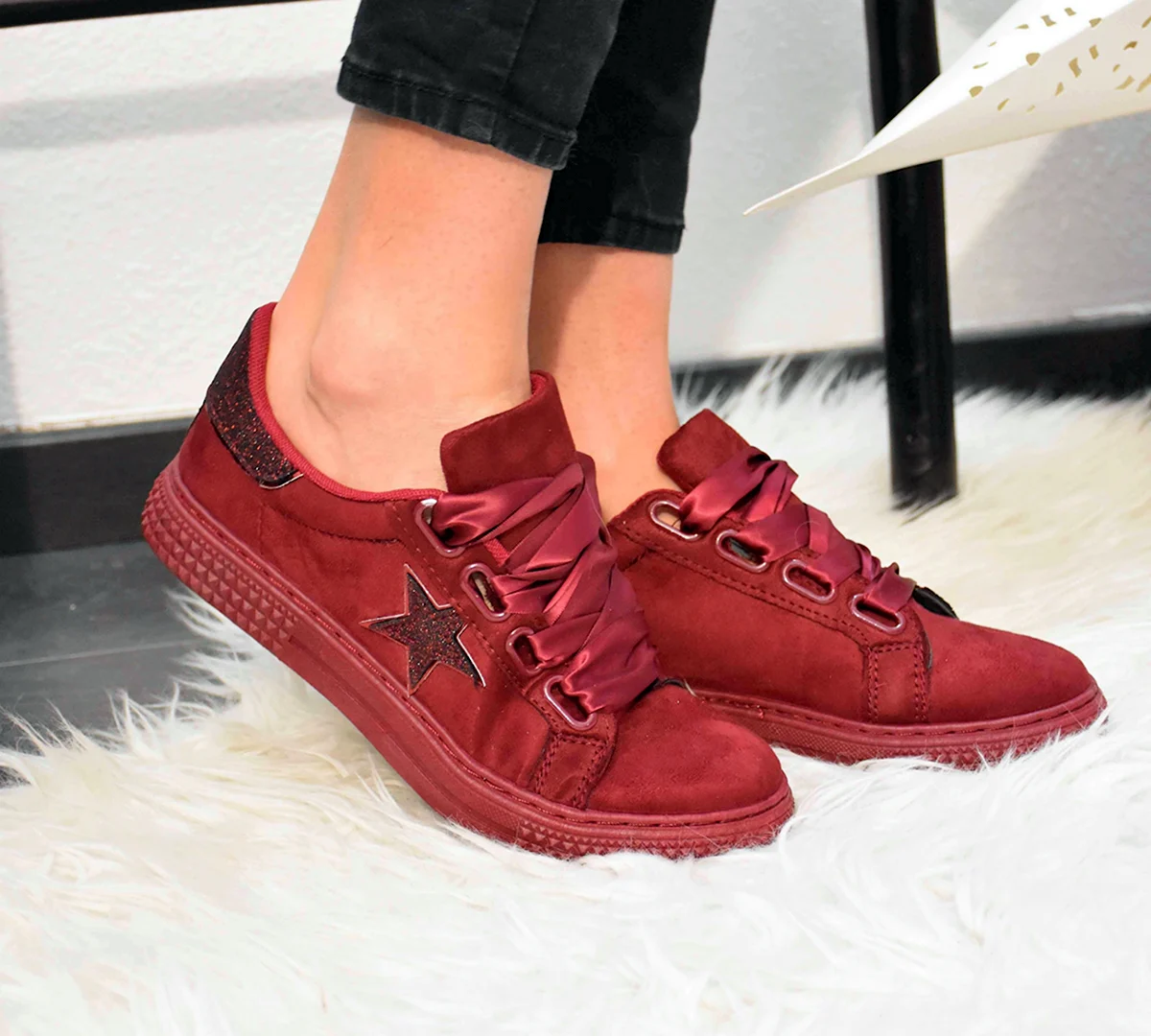 Баленсиага кроссовки бордовые