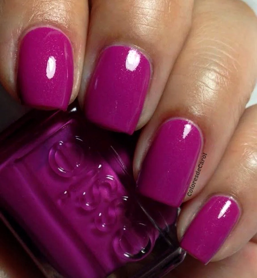 Лак для ногтей фуксия