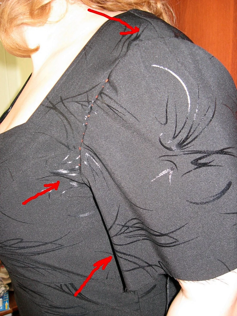 Заломы в пройме рукава