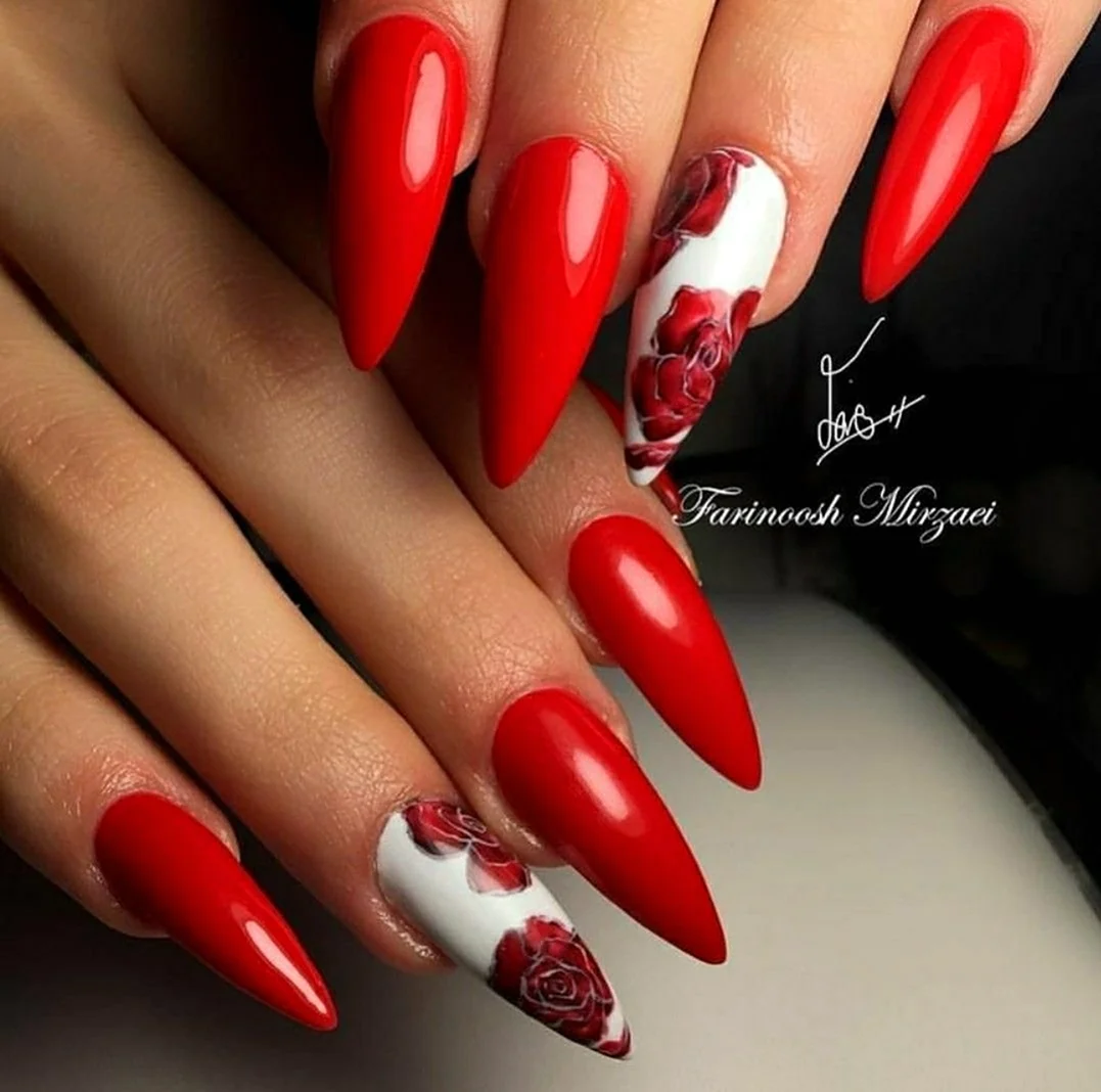 Ногти острые красные с белым