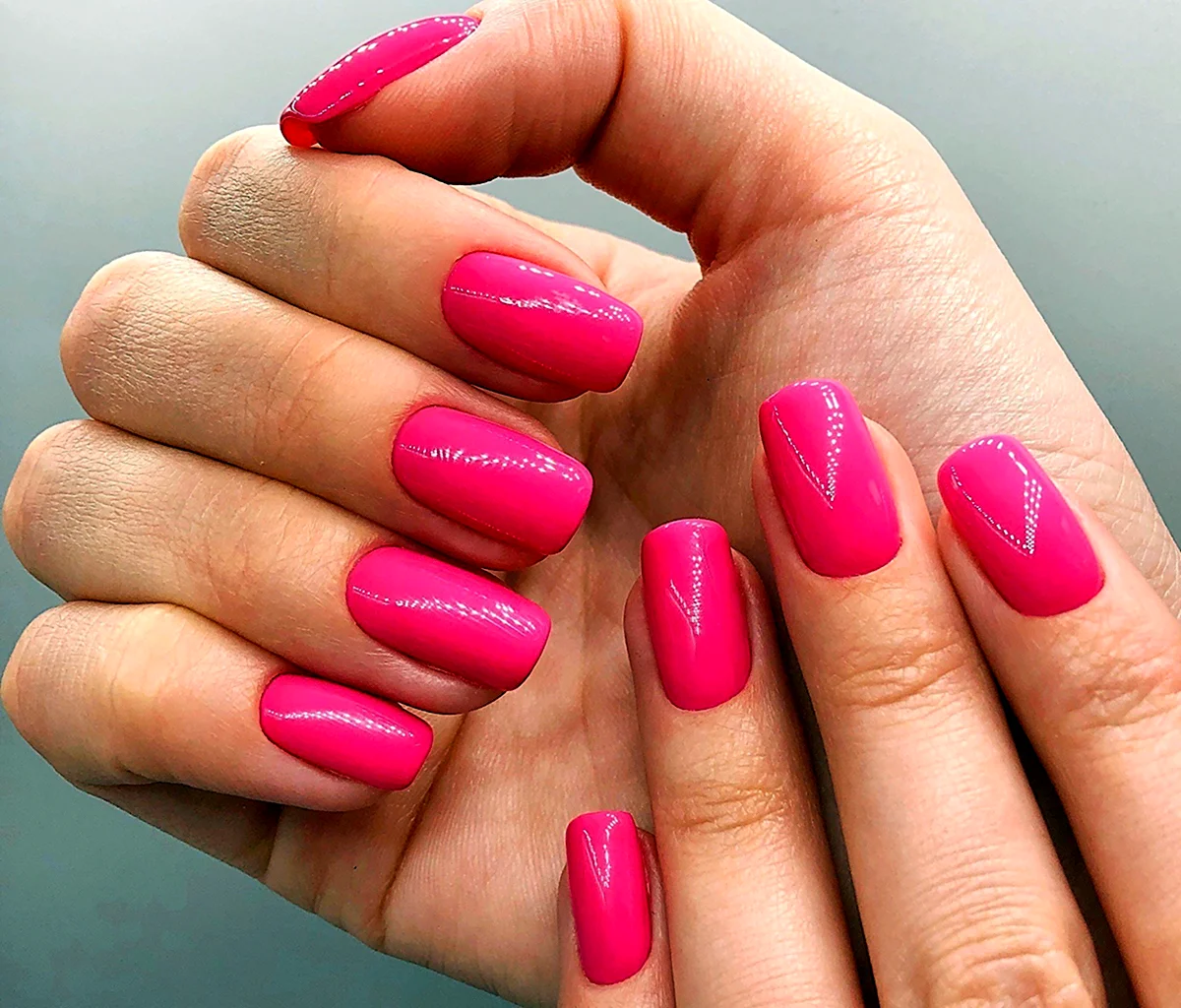 Маникюр градиент фуксия