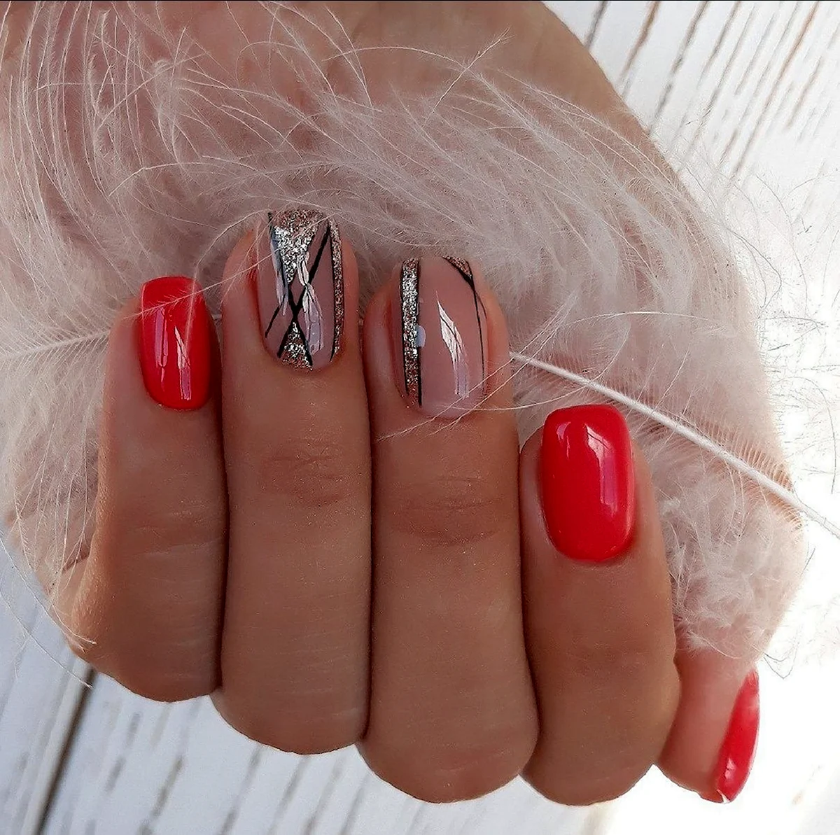 Маникюр с нитями