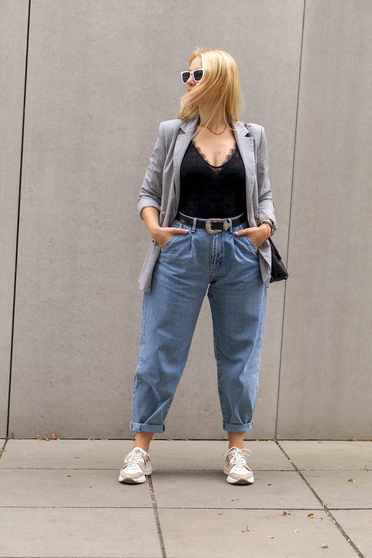 Джинсы слоучи женские