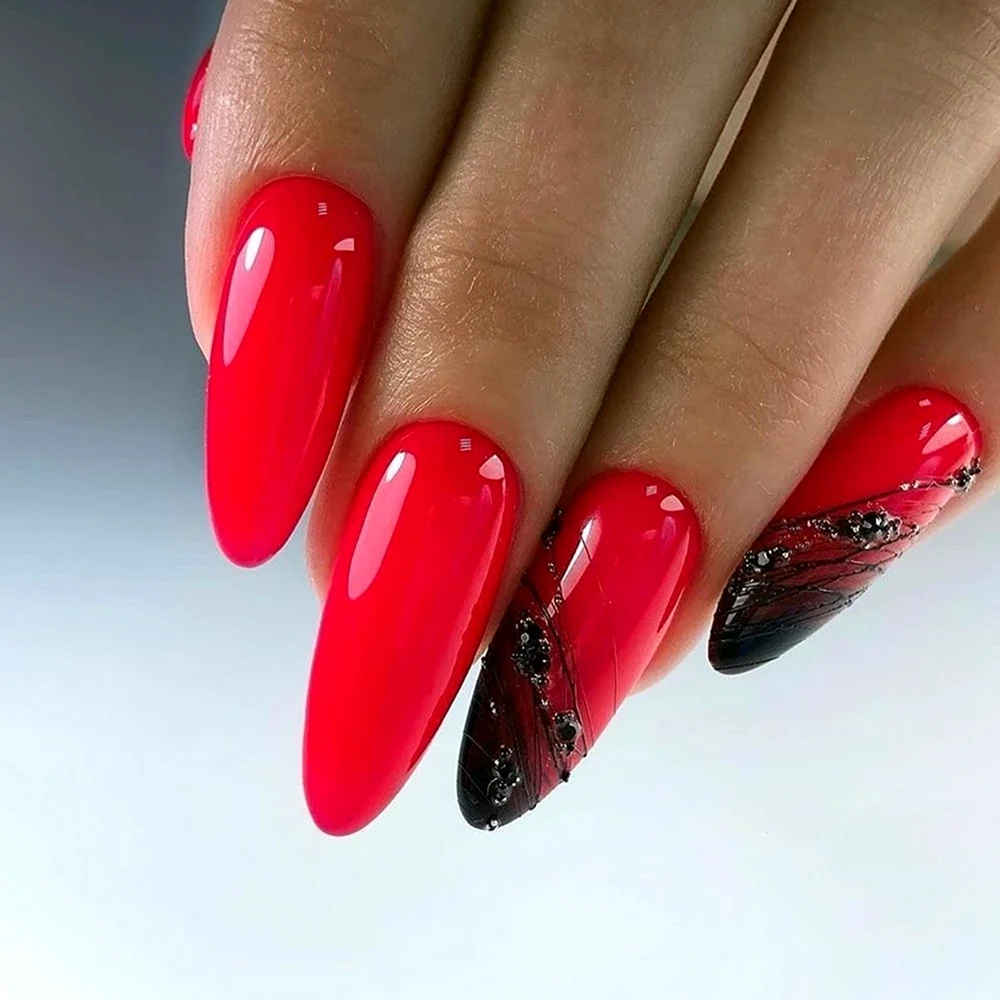 Красный маникюр 2022 миндаль