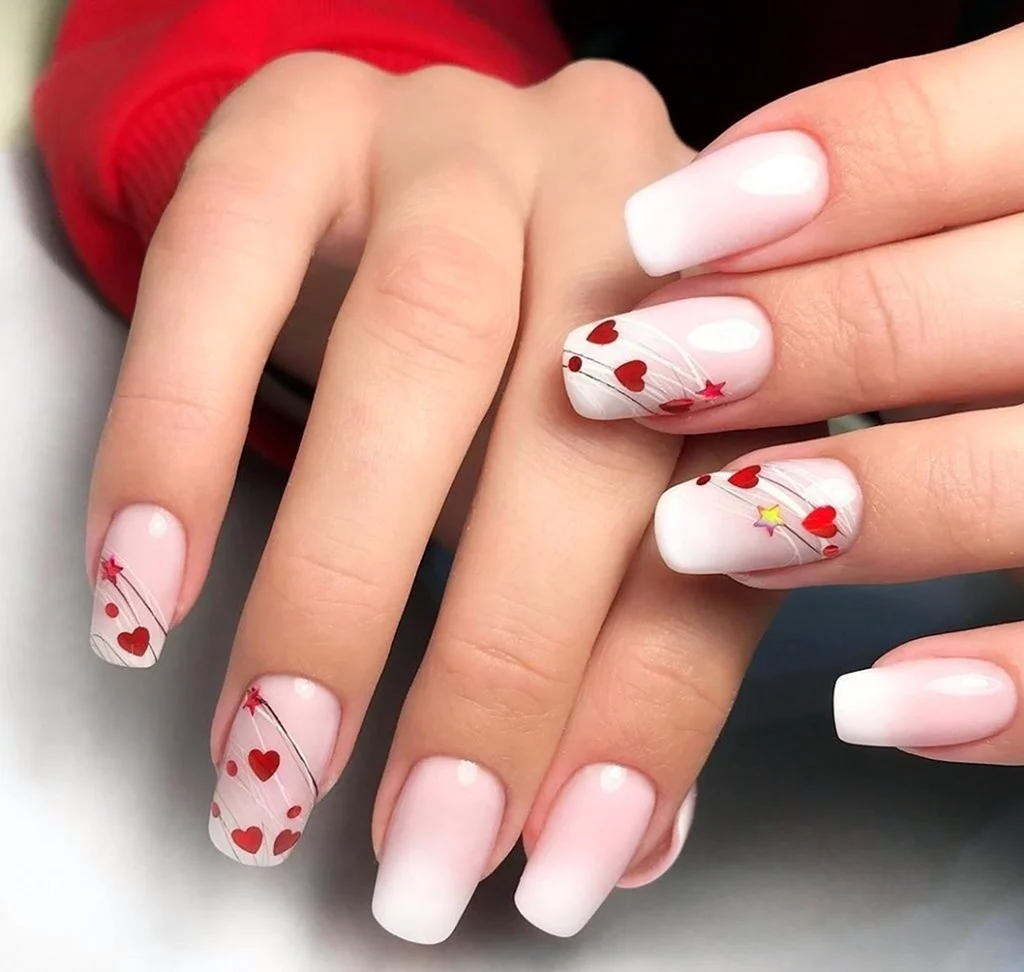 Маникюр с сердечками