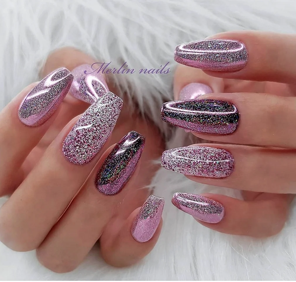 Маникюр втирка с блестками