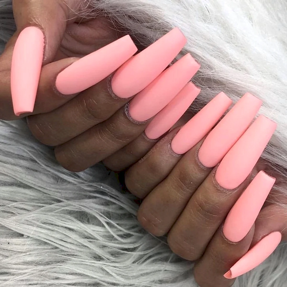 Длинные розовыемногти