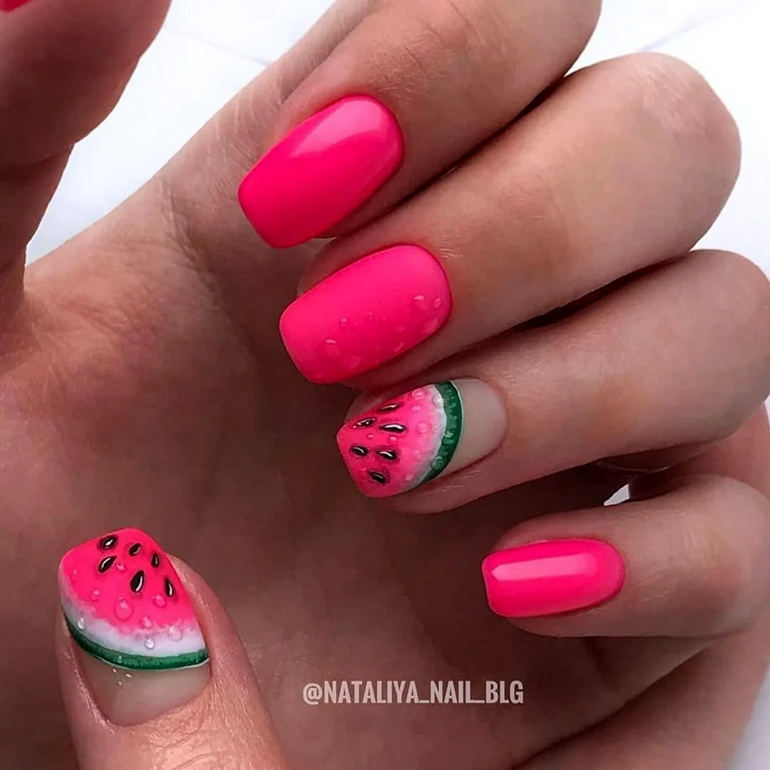 Маникюр с арбузом