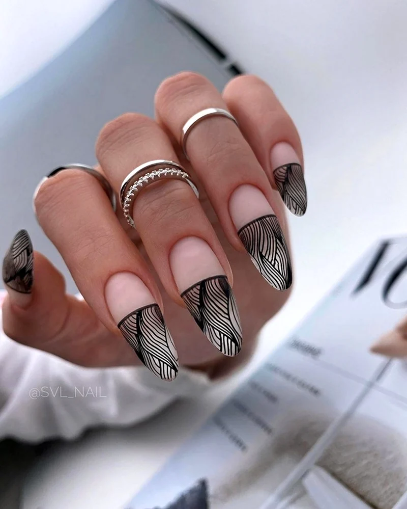 Черный френч 2022