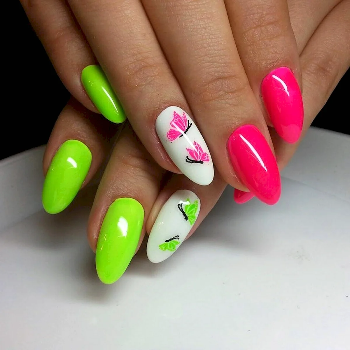 Ногти яркие летние