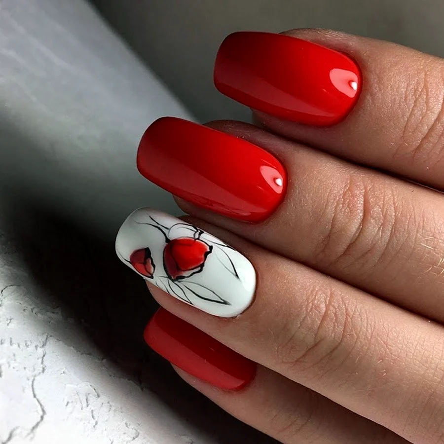 Маникюр красный с белым