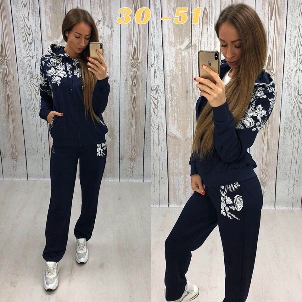 Спортивный костюм с цветами женский
