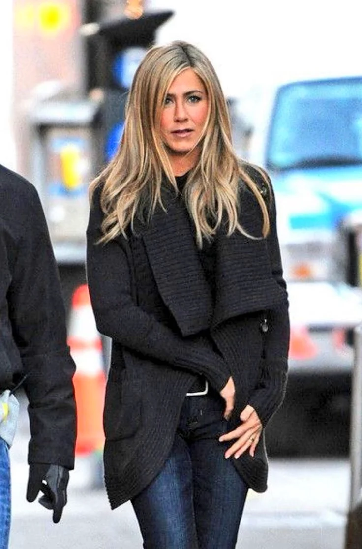 Дженнифер Энистон стиль 2020