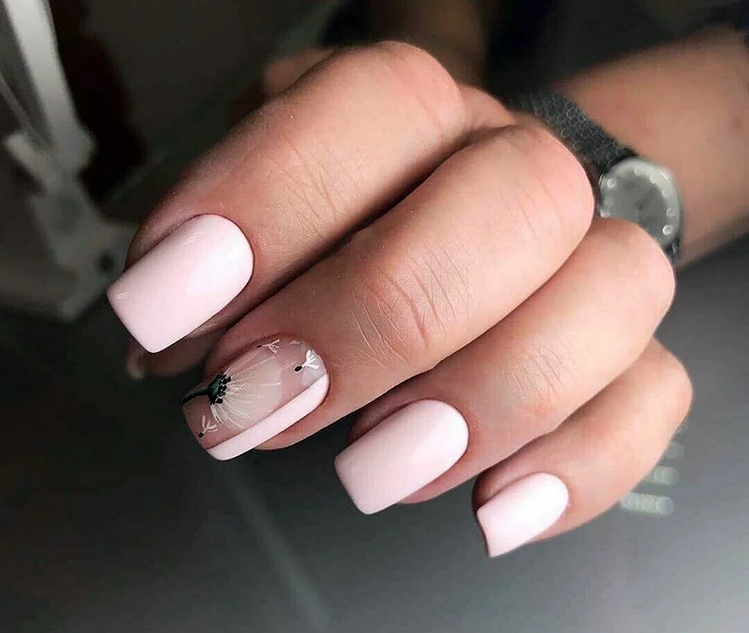 Нежный маникюр на квадратные ногти