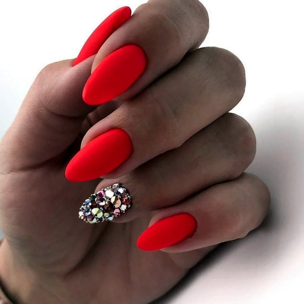 Ногти 2021 миндаль красный матовый маникюр