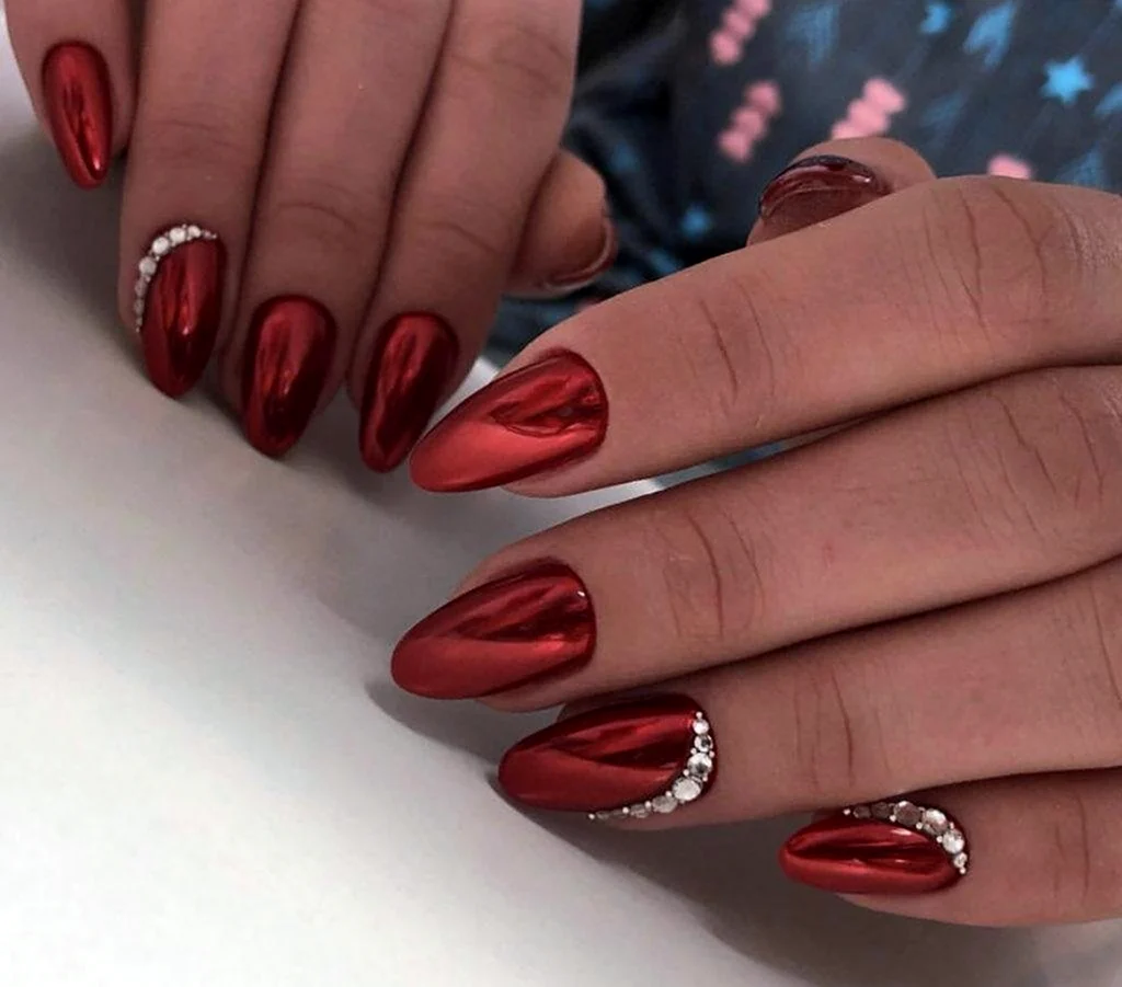 Красный маникюр с втиркой