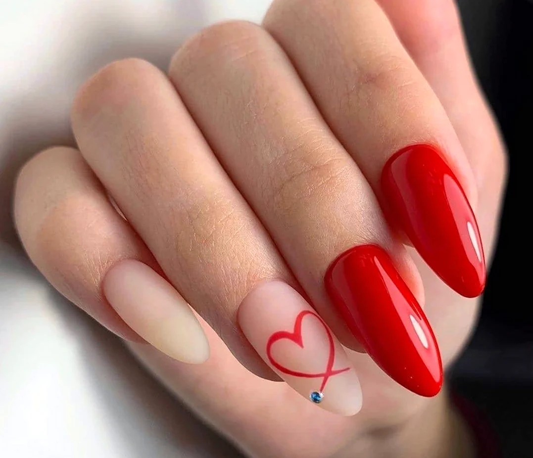Красный маникюр
