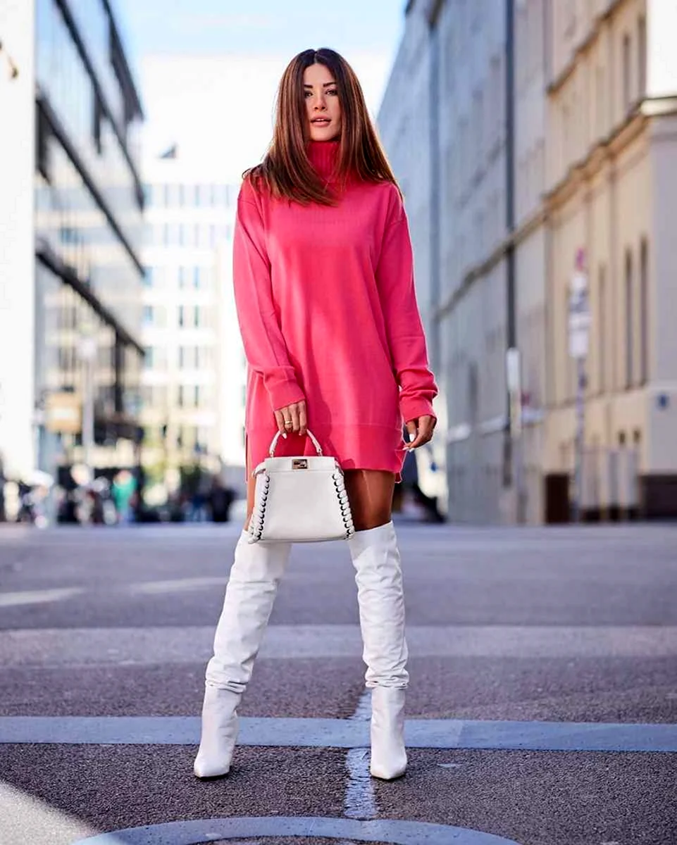 Луки с белыми сапогами