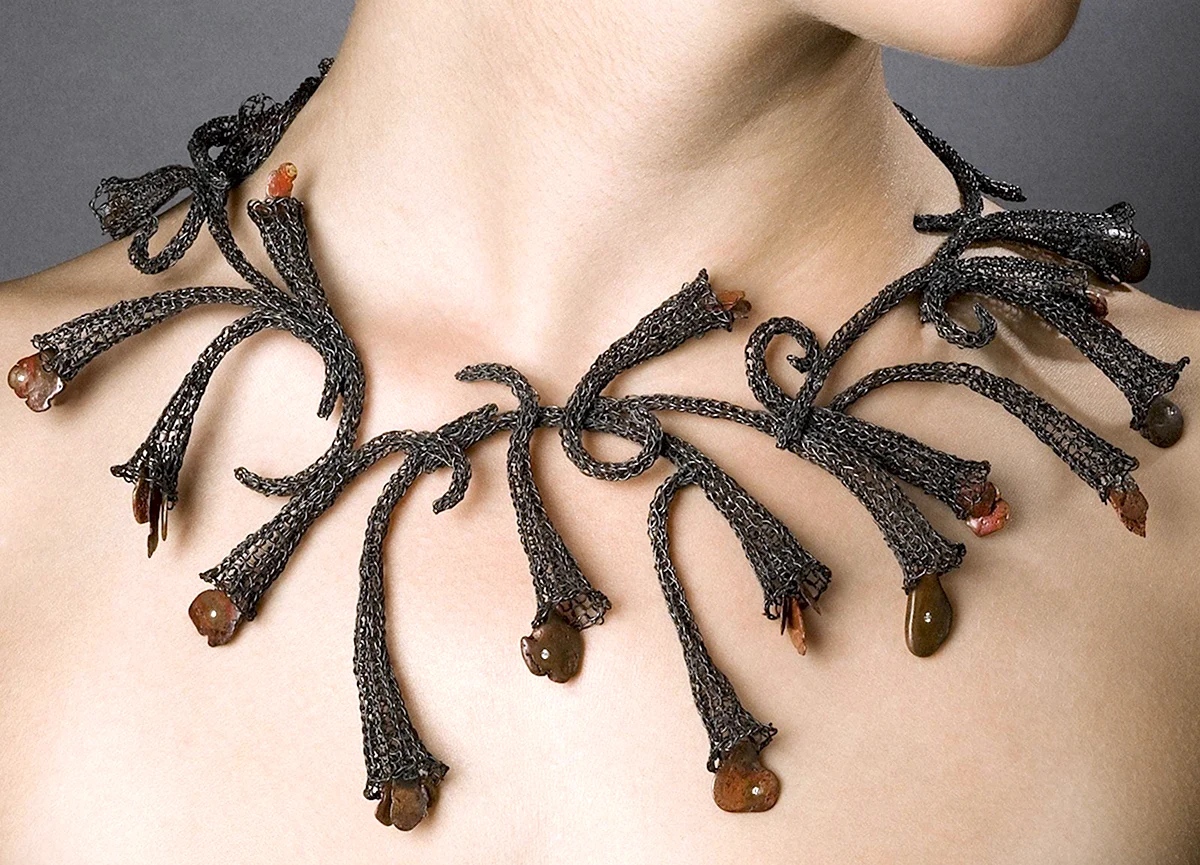 Вязаные украшения из проволоки