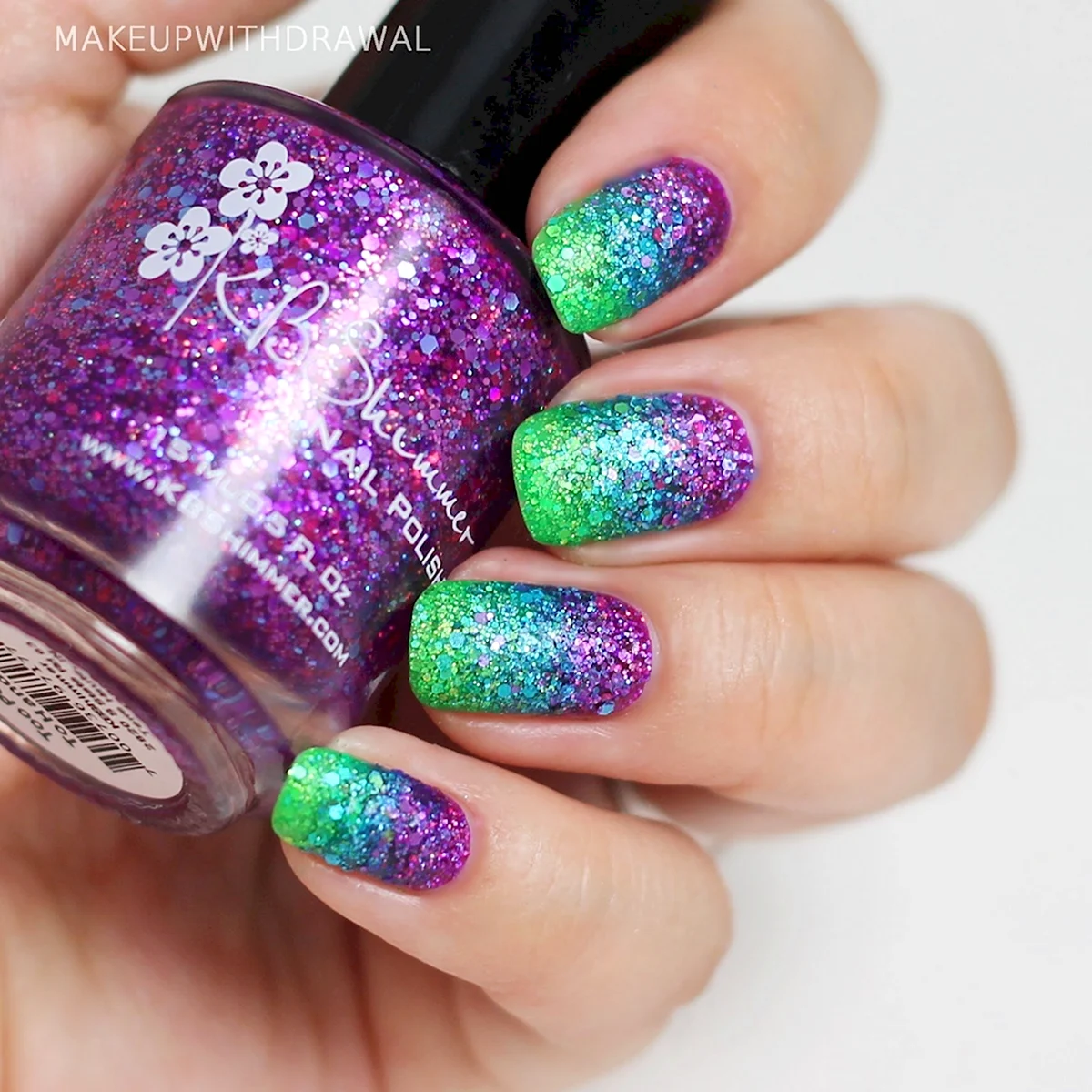 Маникюр фиолетовый с зеленым