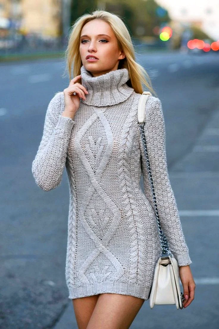 Платье вязаное