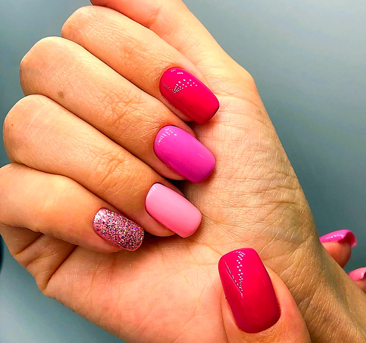 Маникюр фуксия