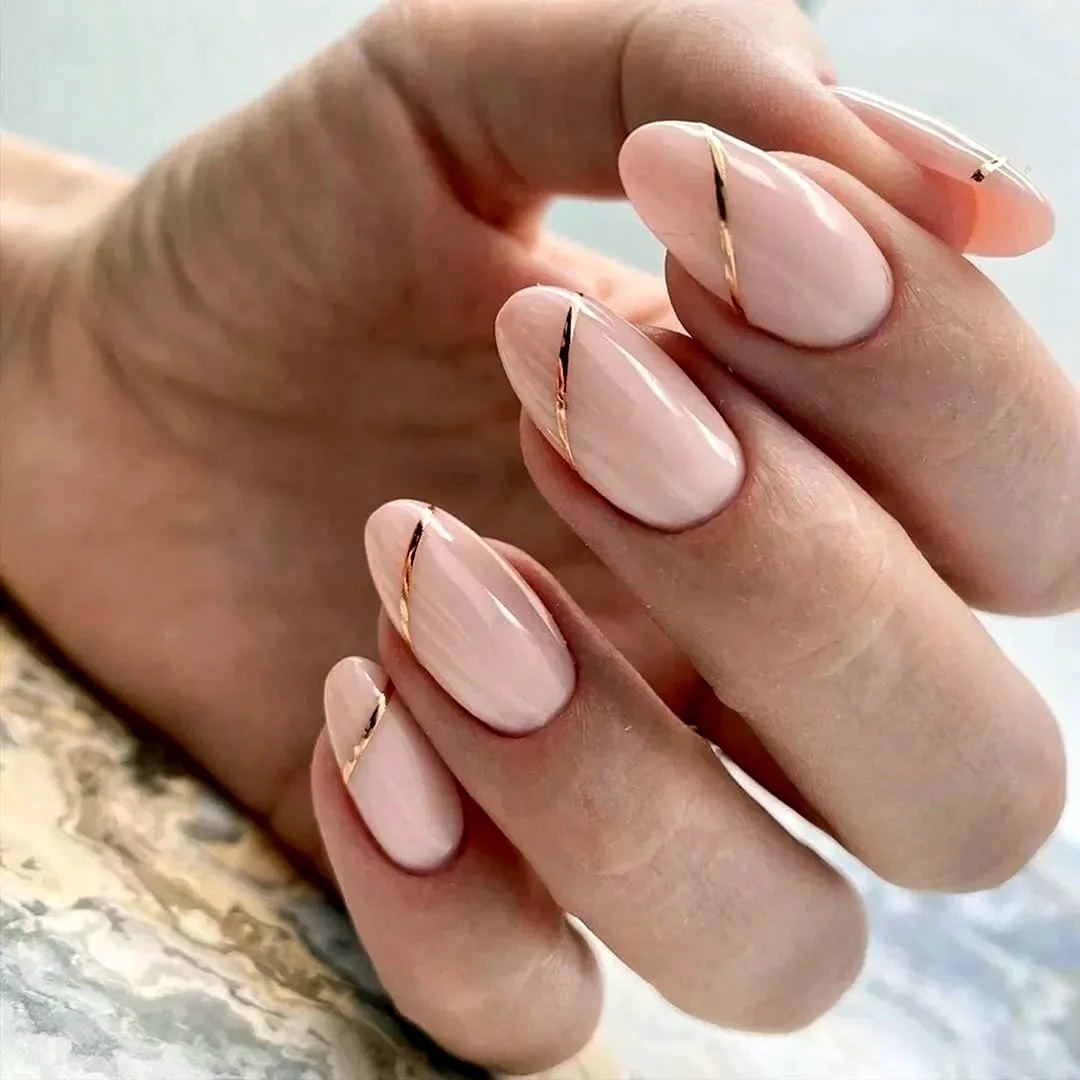 Нюдовый маникюр 2022 миндаль