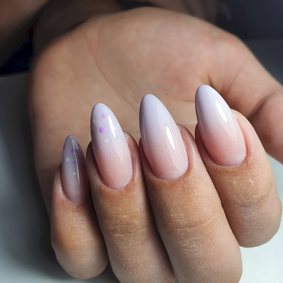 Маникюр градиент нюдовый