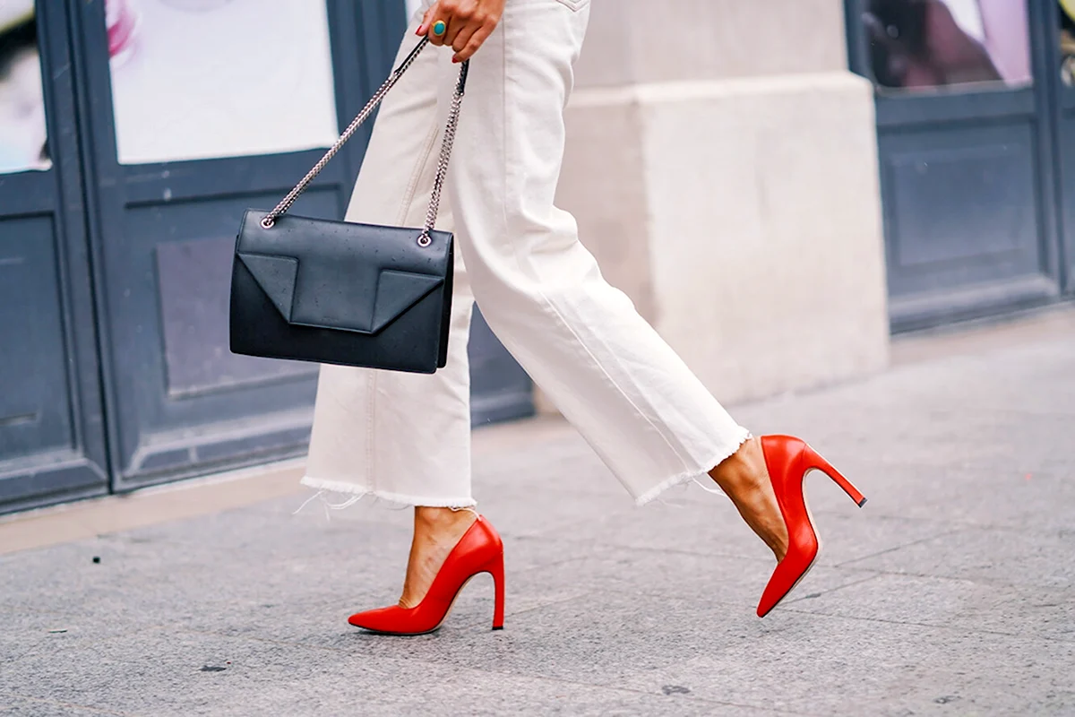 Образ с оранжевыми туфлями