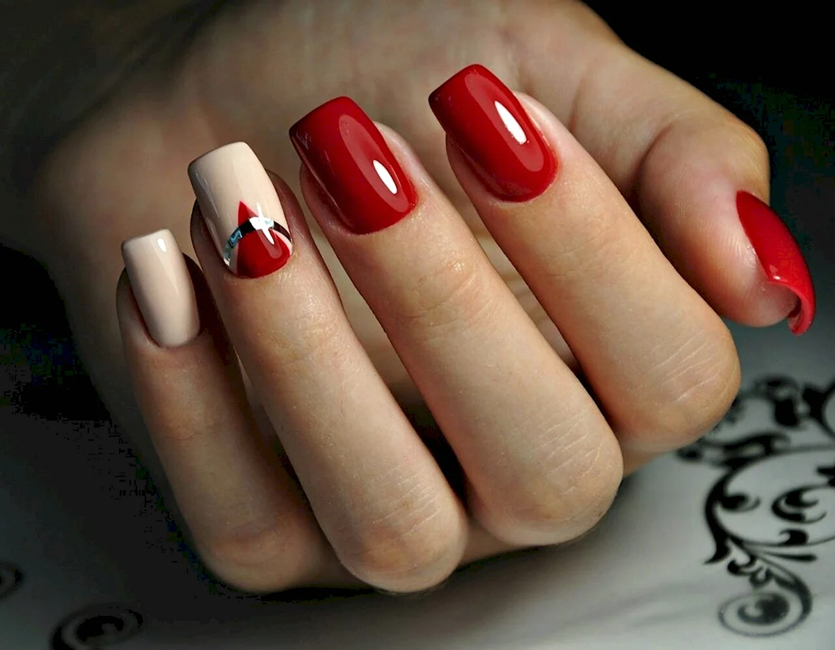 Красные ногти