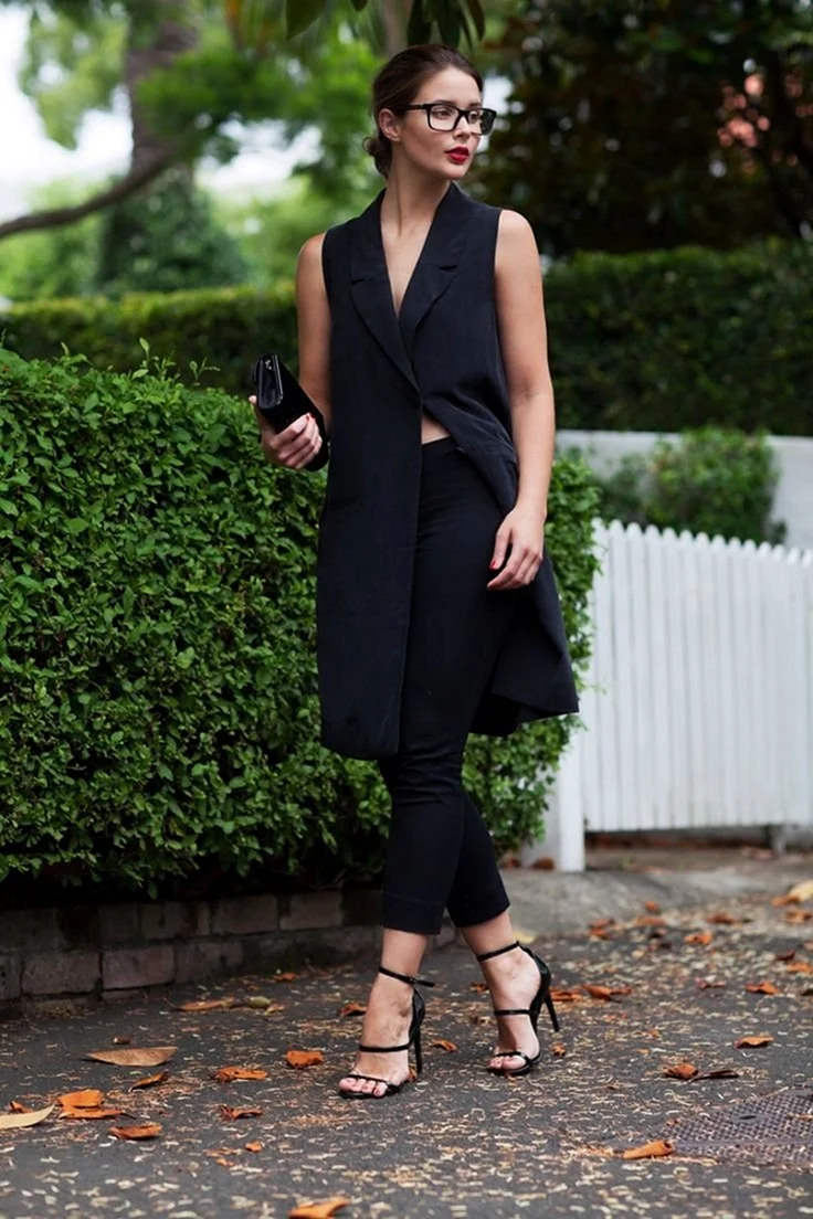 Образы с черной жилеткой